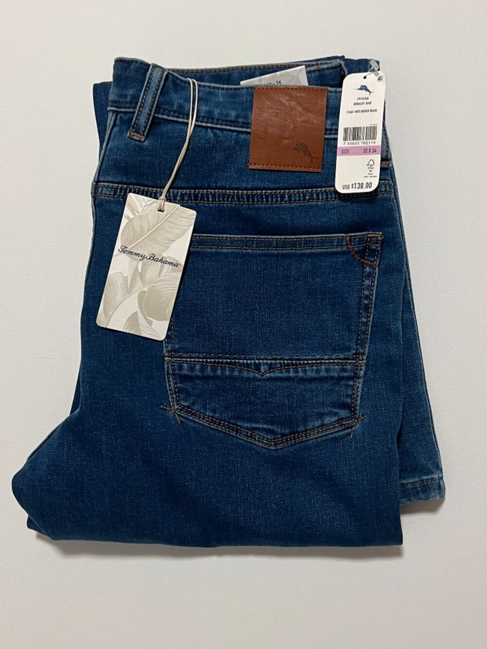 Tommy Bahama Boracay Jeans *NWT Medium Wash Denim Blue Mens size 32x34 Brand New